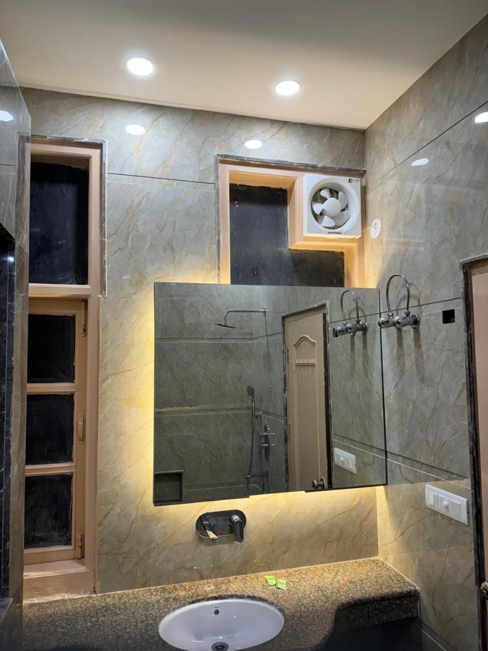 Hotel C Park - Karol Bagh, New Delhi ภายนอก รูปภาพ