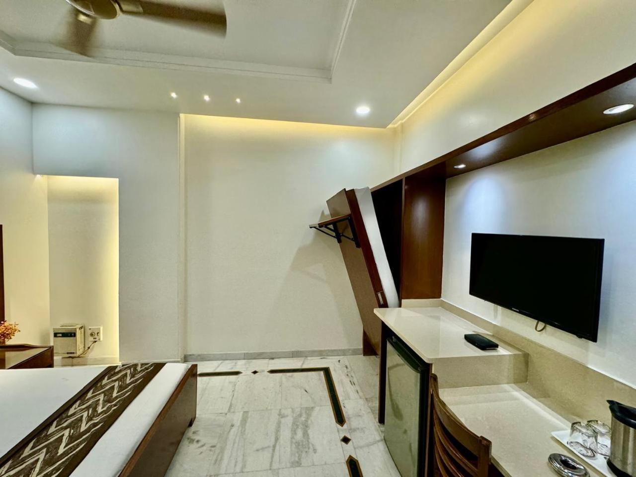 Hotel C Park - Karol Bagh, New Delhi ภายนอก รูปภาพ