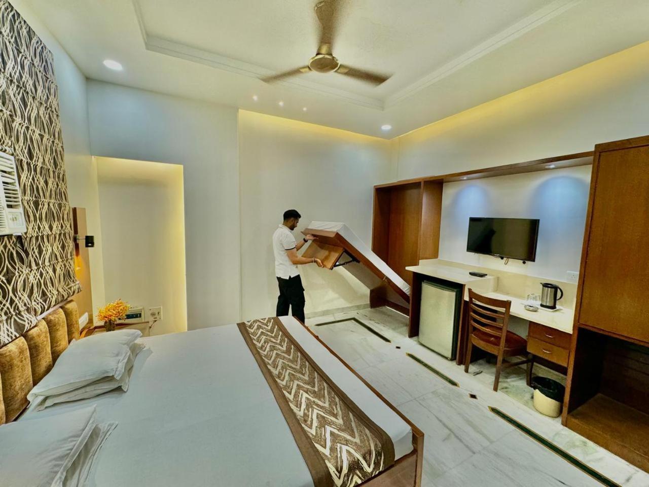 Hotel C Park - Karol Bagh, New Delhi ภายนอก รูปภาพ